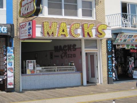 3. Mack's Pizza